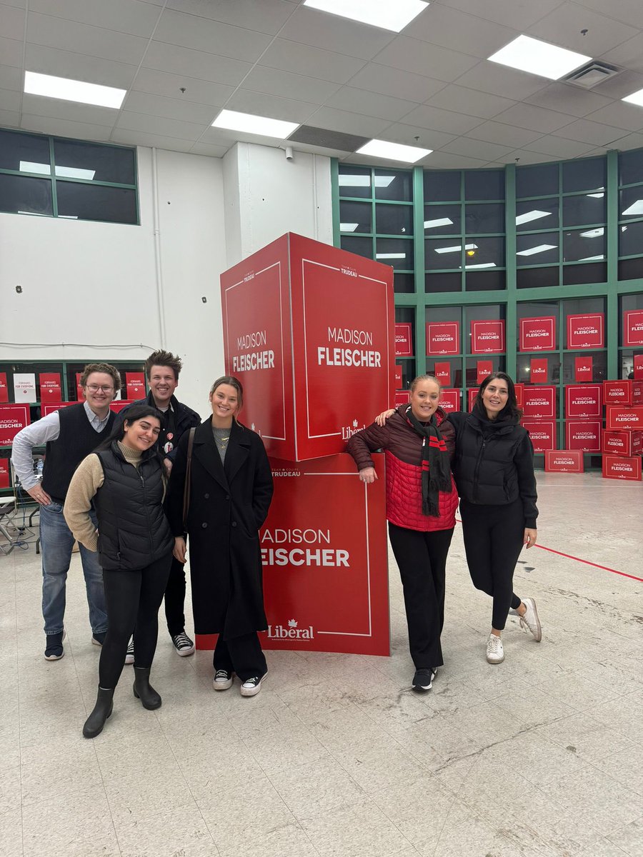 mllfleischer's tweet photo. Day or Night, Rain or Shine — #TeamMadison has been hitting the doors with this amazing team and so many volunteers on doors and phones!
#1 in the Country for our #DaysofAction this weekend! 🇨🇦🙏🏼
Let’s keep this momentum up!
Vote Dec 16! 🗳️
#Cloverdale #Langley #ByElection https://t.co/8HMpwsBC89