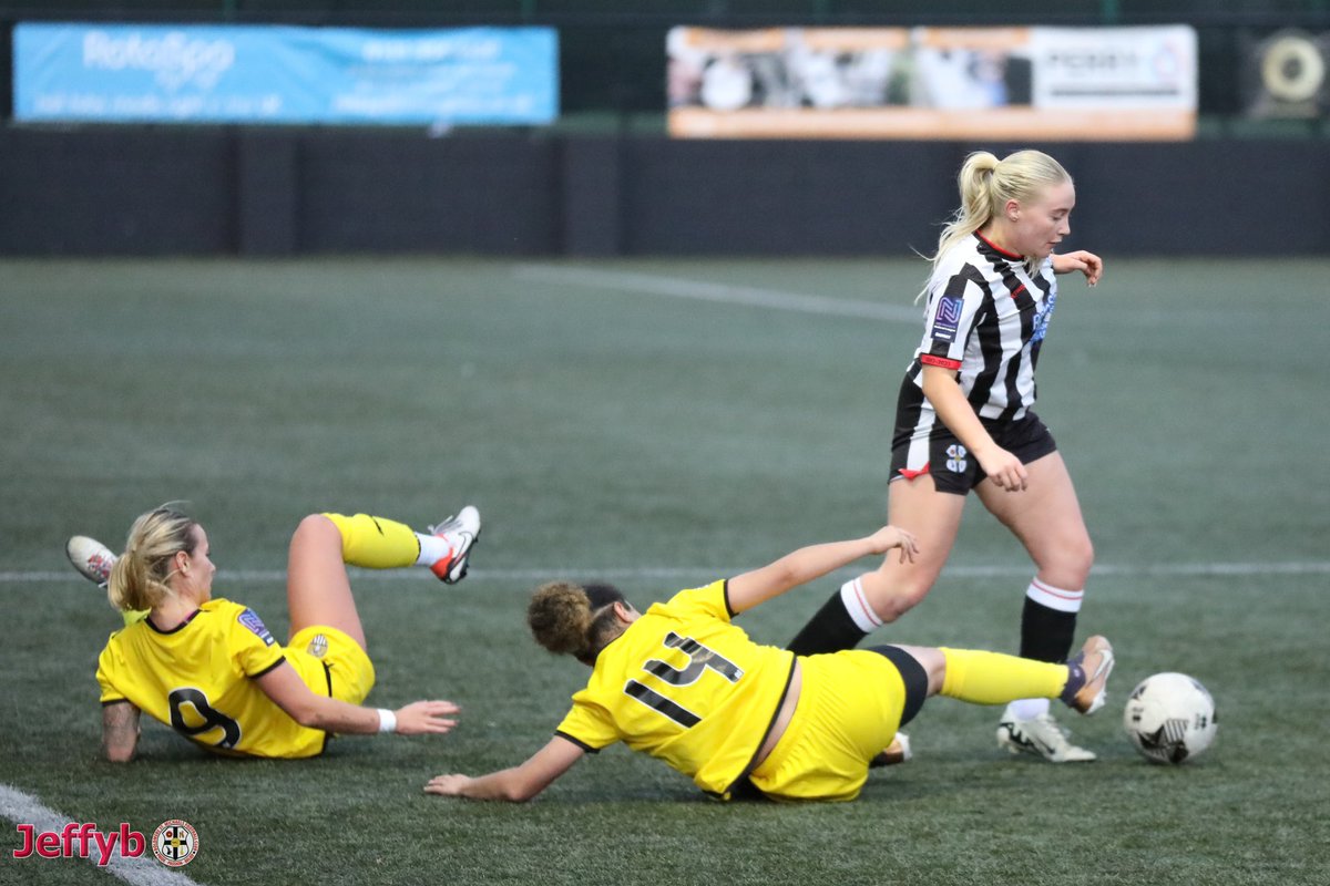 Boldmere_WFC's tweet photo. Rhiannon Travers ๐คญ
โโ
๐ธ @j3ffyb
โโ
#TheBoldmereWay #BoldmereStMichaelsWomen #BuildUpPlay #DrawThePress #PossessionBasedFootball #WinTheBallKeepTheBall #PlayerDevelopment #Teamwork #Identity #WomensFootball #HighPerformance #Athletes #BoldmereStMichaelsFC #FAWNL https://t.co/8uMOH3azBe