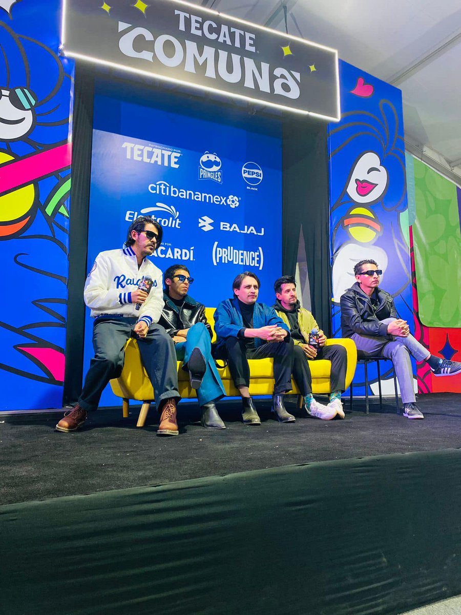 En la rueda de prensa del día sábado tuvimos el honor de estar más de cerca con los artistas y ellos fueron algunos de los presentes que estuvieron rompiéndola en el #TecateComuna.✨🤘🎸😎🧑‍🎤🎶🎤