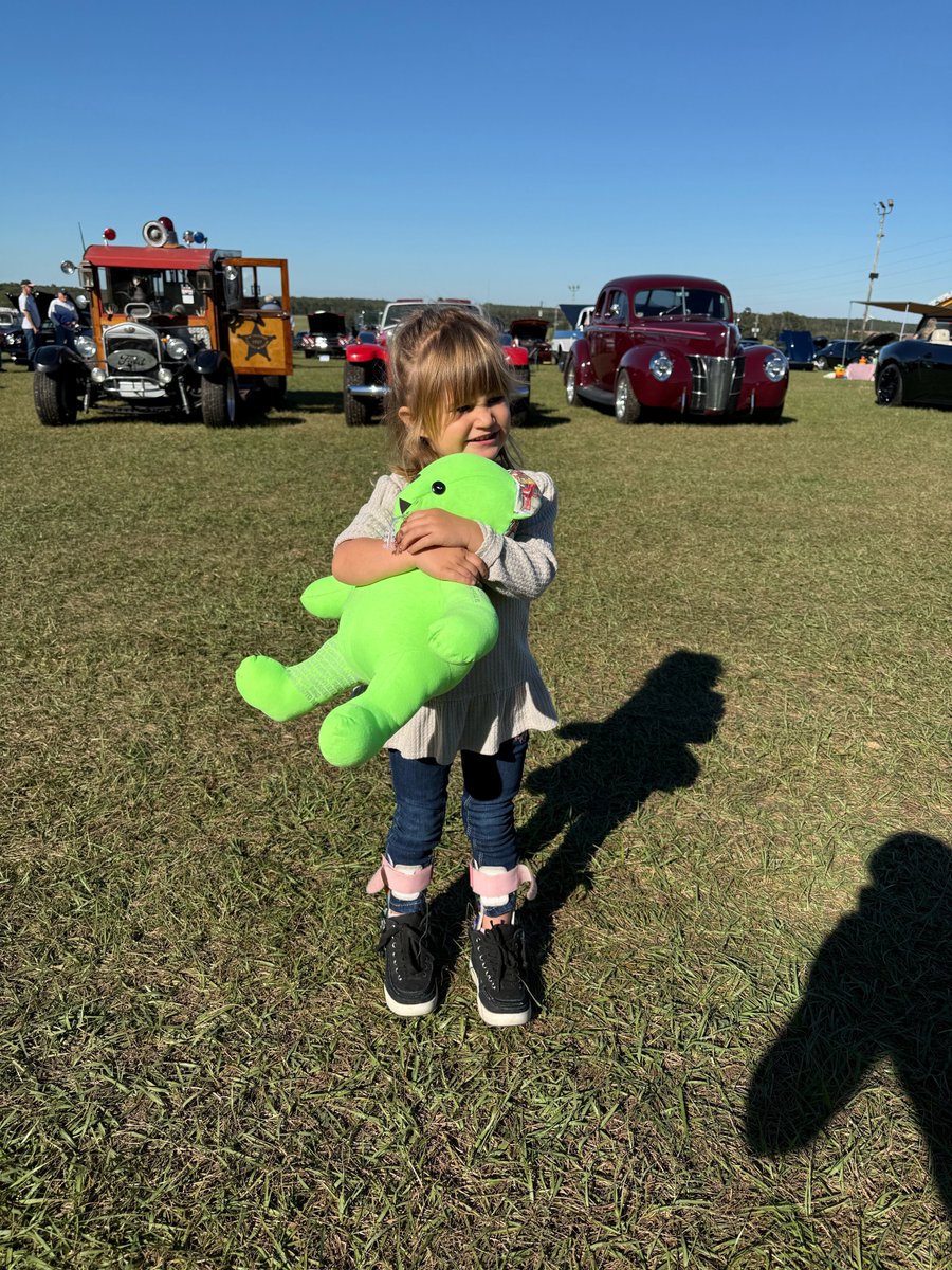 ShrinersFlorida's tweet photo. The Annual Field of Dreams car show in Brooksville last weekend was a great success! 🚗👏 Thanks to everyone who worked so hard on this event 🙏 and to patient ambassador, Delilah, for stopping by to represent the care the @shrinershosp POPS team provides! ❤️ #orthotic #care https://t.co/41SHwP6783