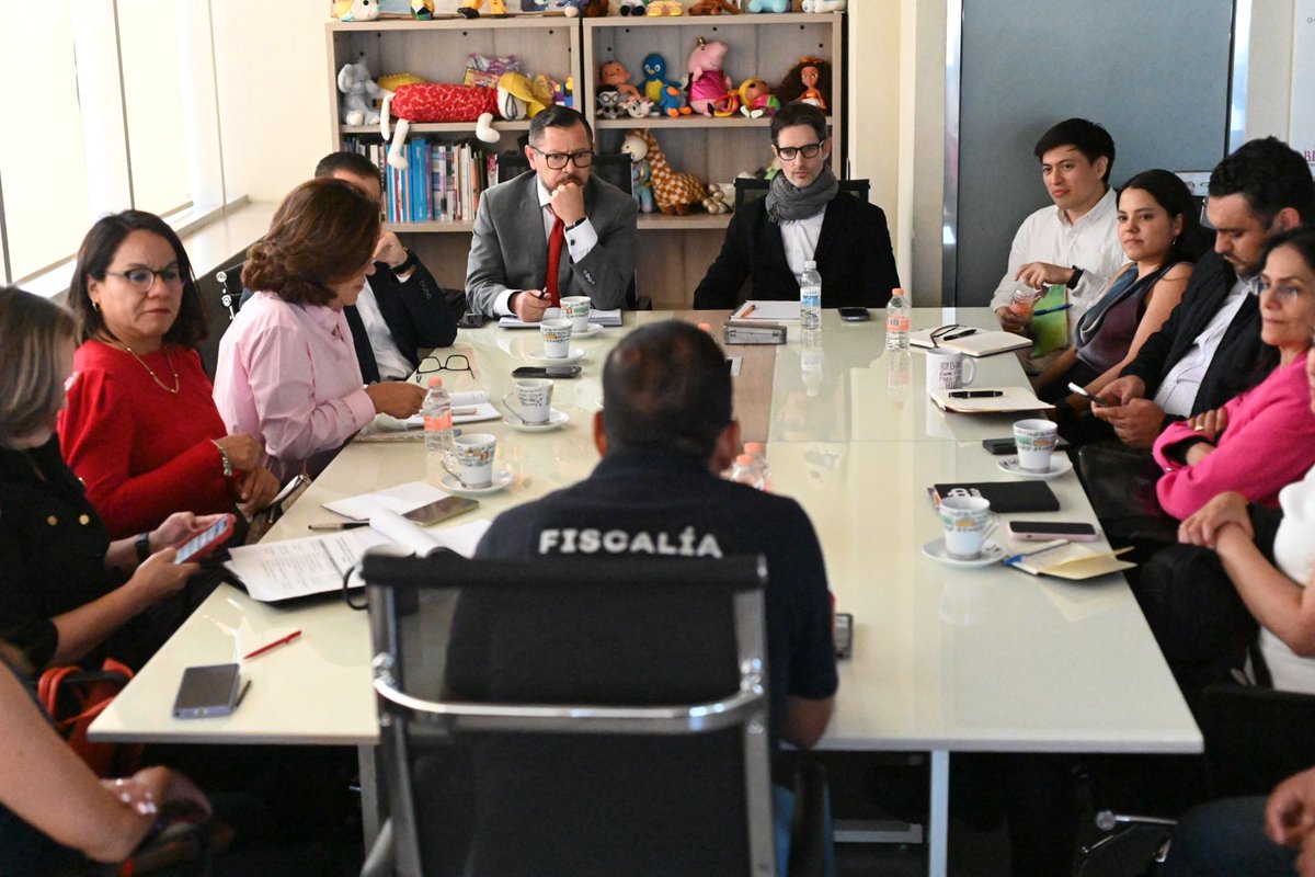 LabCoLatam's tweet photo. En colaboración con el municipio de San Luis Potosí, organizamos un encuentro con autoridades de Guadalajara y del estado de Jalisco para conocer sus estrategias de prevención de violencia contra las mujeres #PulsodeVida y #DiLo caracterizadas por
1/2 https://t.co/O3CKD4DkVj