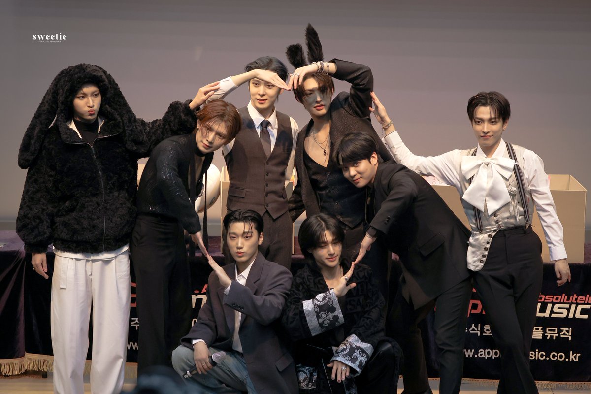 241123 

*  :¨ ·.· ¨:  . ˚
♡ `· . :¨ ·.· ¨: ˚ ₊˚ 
            `· . ♡

#ATEEZ #에이티즈