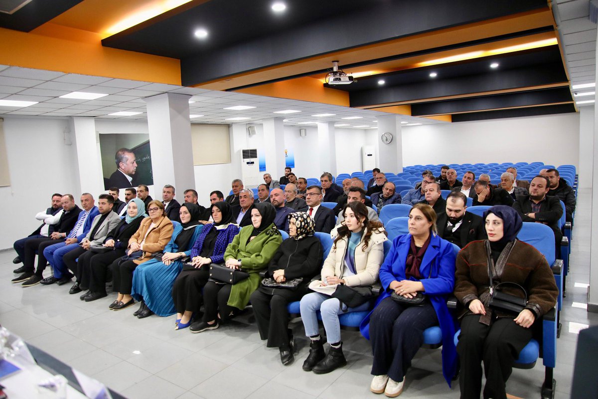 İl Başkanımız Sayın <a href="/fmfedaioglu/">Fatih Muhaddis FEDAİOĞLU</a> Başkanlığında haftalık İl Yönetim Kurulu Toplantımızı gerçekleştirdik. 

AK Partimiz, insanı merkeze koyan politikalarıyla milletimizin gönlünde yer edinmiş büyük bir harekettir. AK Parti bir dava hareketidir. Biz, davamızı sonuna kadar