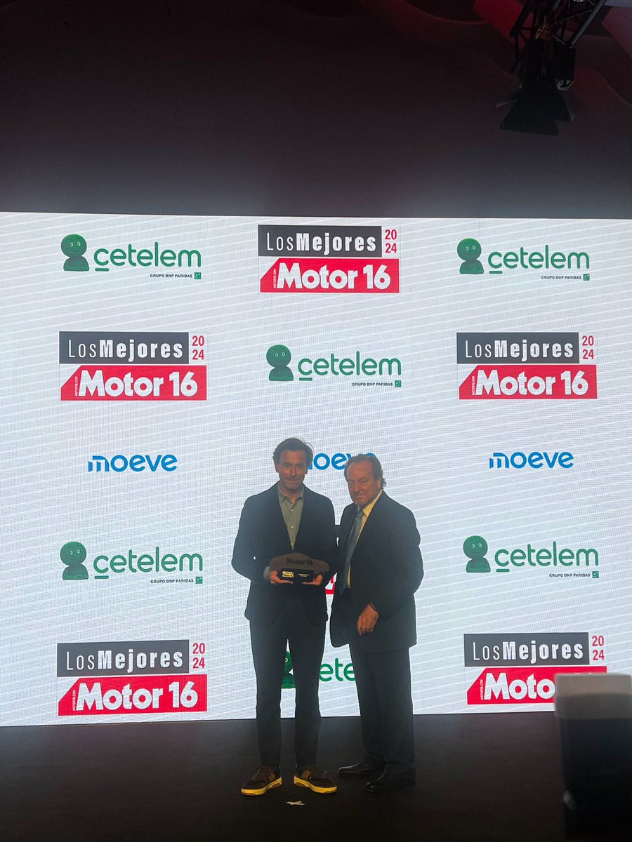 BMW Group España (@bmwgroupespana) on Twitter photo Hoy en los Premios <a href="/motor16/">Motor16</a> <a href="/TerrobaManuel/">Manuel Terroba</a> Presidente Ejecutivo de <a href="/BMWEspana/">BMW España</a> recoge el premio para el BMW Serie 1 en la categoría de compactos.
#bmwserie1 #bmw Hoy en los Premios <a href="/motor16/">Motor16</a> <a href="/TerrobaManuel/">Manuel Terroba</a> Presidente Ejecutivo de <a href="/BMWEspana/">BMW España</a> recoge el premio para el BMW Serie 1 en la categoría de compactos.
#bmwserie1 #bmw