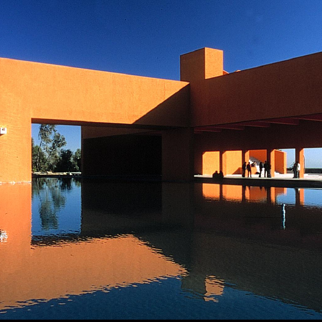 Tec_CSF's tweet photo. Desempolvamos el archivo fotográfico histórico de nuestro #TecCSF cuando recién fue construido en 2001.
Diseñado por Ricardo y Victor Legorreta, nuestro campus encuentra similitudes estructurales con el Papalote Museo del Niño, Centro Cultural Latino, CENART, entre otros. https://t.co/CksTK3kzdr