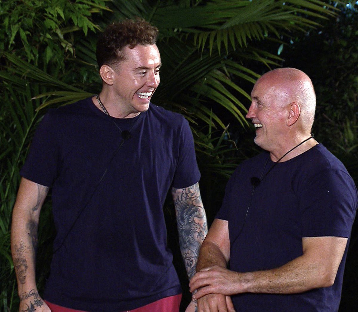 ClonesCyclone's tweet photo. Barry and Danny are the new camp leaders!🏕️🌟The bromance takes another step forward. Let’s cheer them on!💪👋 #teambarry #ImACeleb #positivethinking #biglove https://t.co/vl7hS62fSO