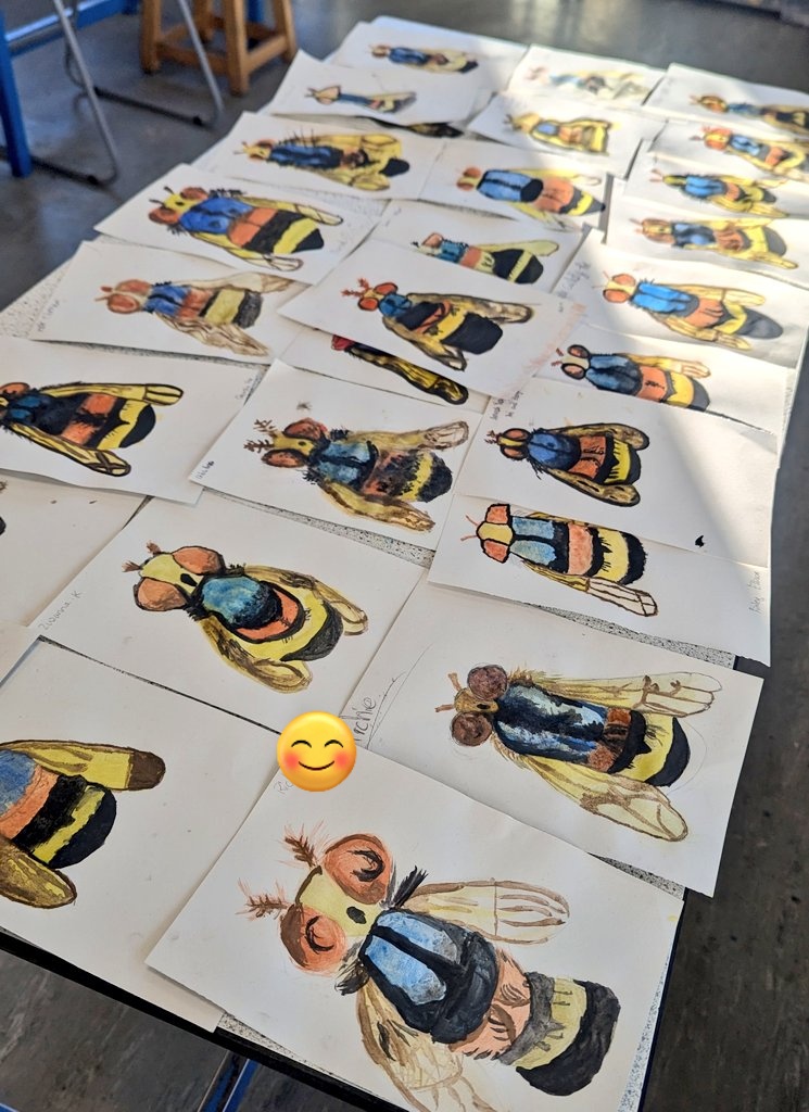 ArmthorpeArt's tweet photo. More buzzing bees from 7b1 today ... Very good team! 🐝🖌️ #KS3Art #Watercolour https://t.co/J0tfxHbv00