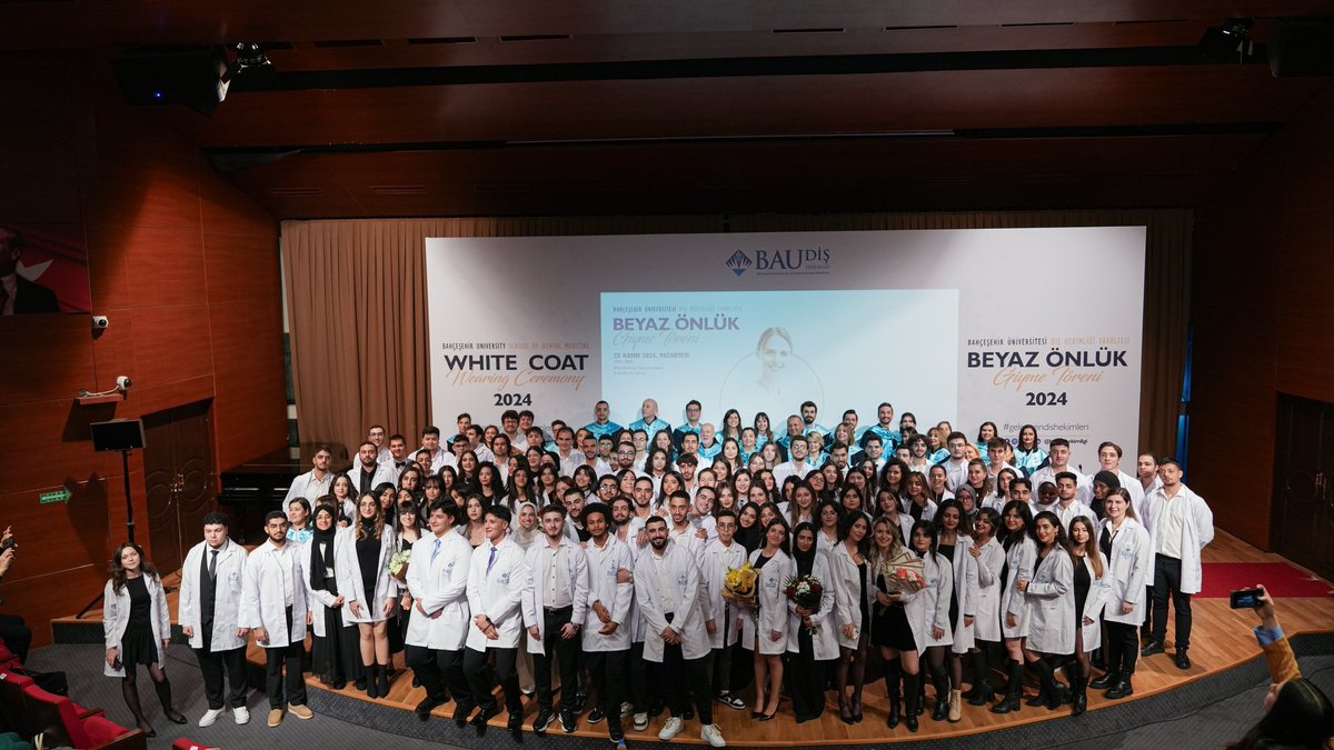 Geleceğimizin değerli diş hekimlerinin meslek hayatına atacakları ilk adımı simgeleyen Beyaz Önlük Giyme Töreni, Bahçeşehir Üniversitesi Güney Kampüste gerçekleşti. İstanbul Diş Hekimleri Odası Yönetim Kurulu Üyesi Doç. Dr. Ayça Yılmaz, Bahçeşehir Üniversitesi Diş Hekimliği
