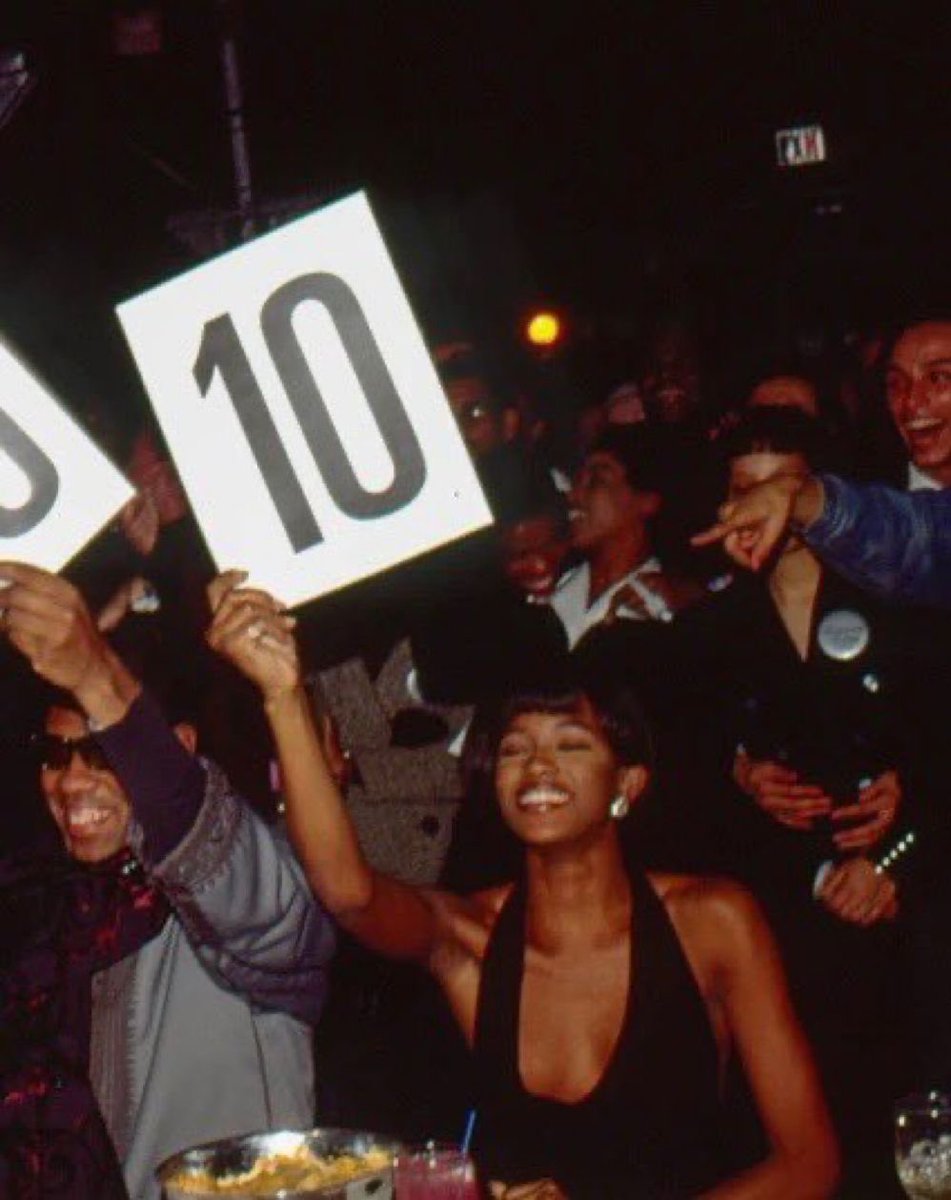 PrincessMadeee's tweet image. me to all the pretty girls in the world 10/10