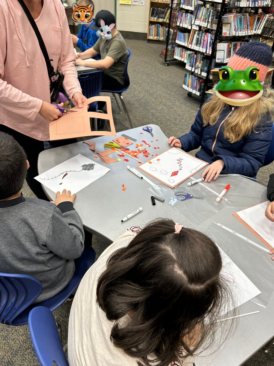 JGeorgopoulos96's tweet photo. This week in @BestBuddiesCND we made a falling leaves craft! See everyone next week ☺️ @CHNortonHDSB https://t.co/fqYCGsfSP5