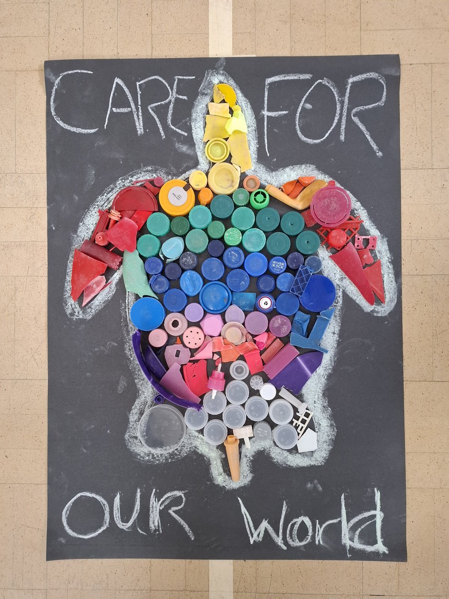 TimPughArtist's tweet photo. Brilliant day at Ysgol Ty Fynnon in Shotton,Flintshire helping Year 5/6 pupils create beach plastic artworks. Well done artists .👍Awesome work and thanks for inviting me 😃 @YsgolTyFfynnon  #beachplastic #recycling #awareness #creativelearning #futureartists https://t.co/cxLo0eQGgf
