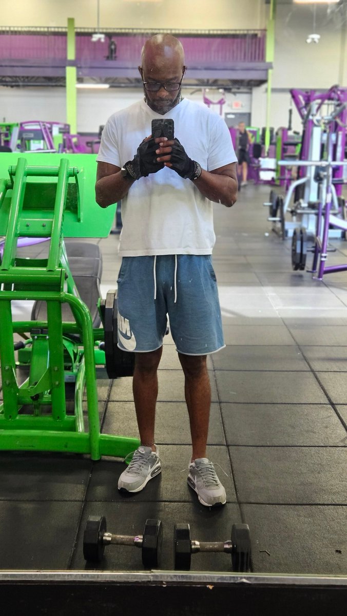 I just finished a great workout. Happy Monday, everyone! <a href="/youfitgyms/">YouFit Gyms</a>