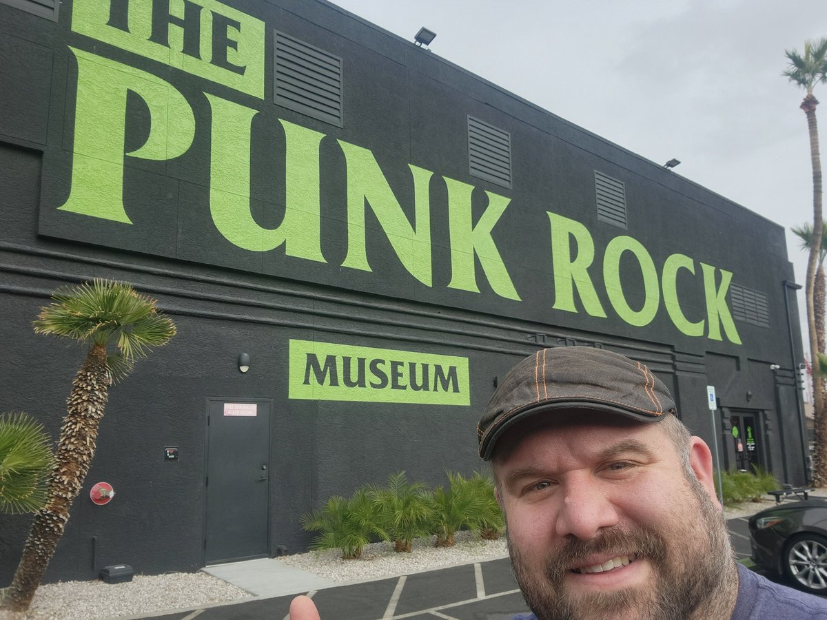 Hey <a href="/FatMike_of_NOFX/">Mike Burkett</a> <a href="/LessThanChris/">Chris DeMakes</a>!

I made it!!!