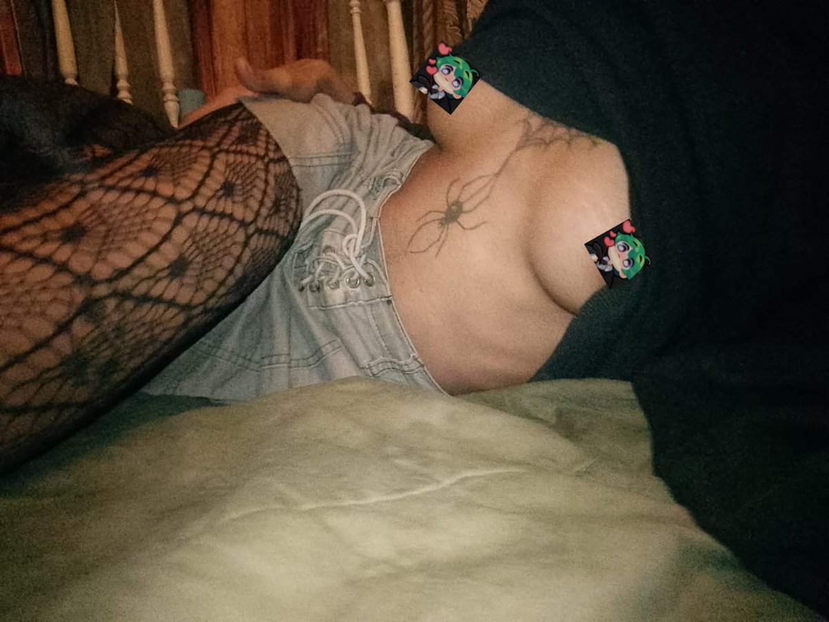 gracexnt's tweet photo. Would you like to see a little more, daddy? 

#nsfwtwtًً  #nsfwtw #horny #hot #seller #grunge https://t.co/cfYGqaNS9O