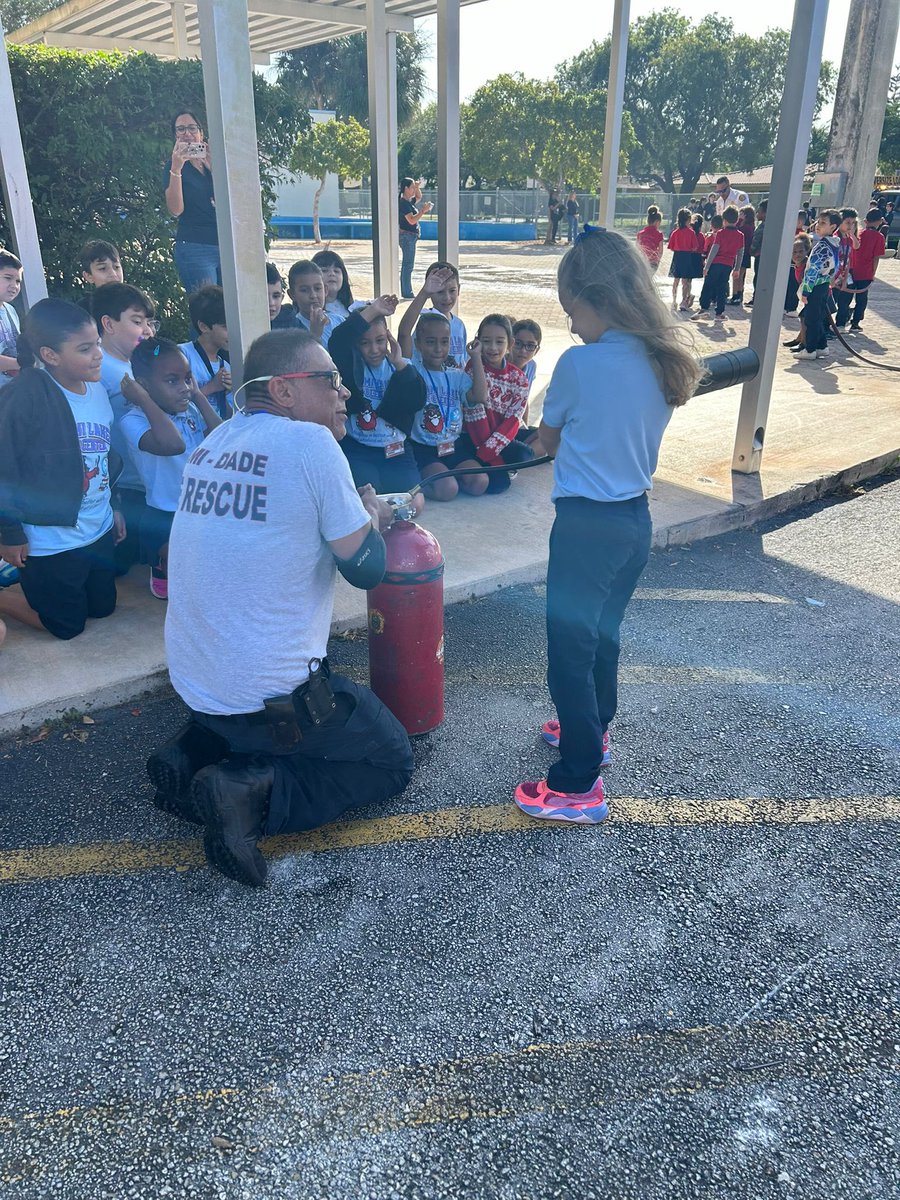 MiamiDadeFire's tweet image. Last week, #MDFR participated in Miami Lakes K-8’s Career Day. The #MDFRHELP team presented valuable life and fire safety information to the children and provided a tour of our “Big Red” #Engine3. The team had a great time engaging with the children and showing them what it’s