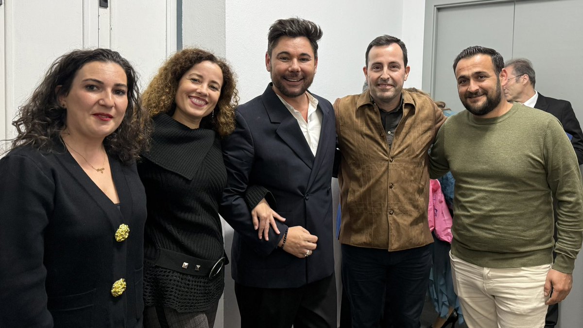 Ayer disfrutamos del flamenco en el Festival del Mostachón en su cuarenta aniversario, con un merecido homenaje al gran <a href="/MiguelPoveda/">Miguel Poveda</a> 
Organizado por mis amigos de la Peña Curro de Utrera.
Viva el flamenco!