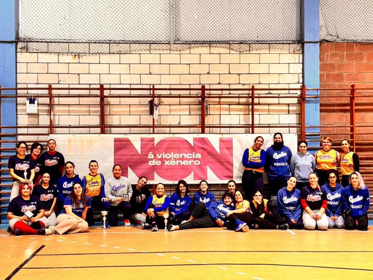 CBSCambre's tweet photo. Éxito total en el Torneo a favor de la Promoción y Sensibilización del deporte femenino!! 💜

El pasado sábado 23 de noviembre, el pabellón de O Graxal fue el escenario del torneo. Además de los dos equipos del anfitrión, contamos con la participación del Club Junior de Gijón!! https://t.co/T7nx0Kp7xp