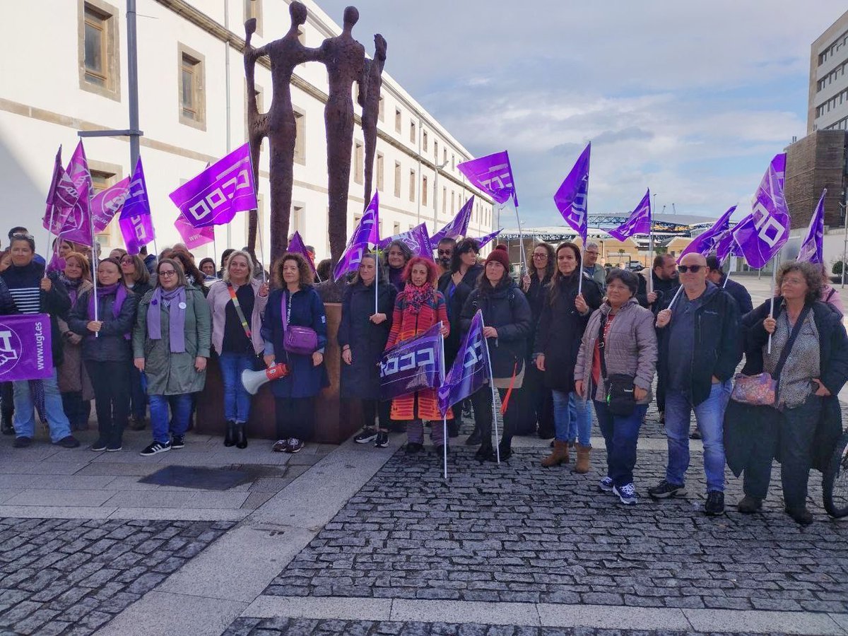 ServizosCCOO's tweet photo. #25N Día Internacional para a Eliminación da Violencia contra as Mulleres

📢 Por ti, por min e por todas as compañeiras
🟣 Hoxe, como todos os días, dicímolo alto e claro: Xa abonda! 

🔗 https://t.co/8w2teT3nbN

#PorTodas #ImosContalo #25N2024 #VamosAContarlo https://t.co/8NpoSAJ89F
