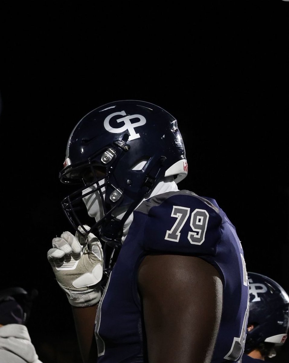 Junior Year Highlights out

0 Sacks Allowed!

Conference OPOTY (as a lineman)
 
hudl.com/v/2Qz6SY