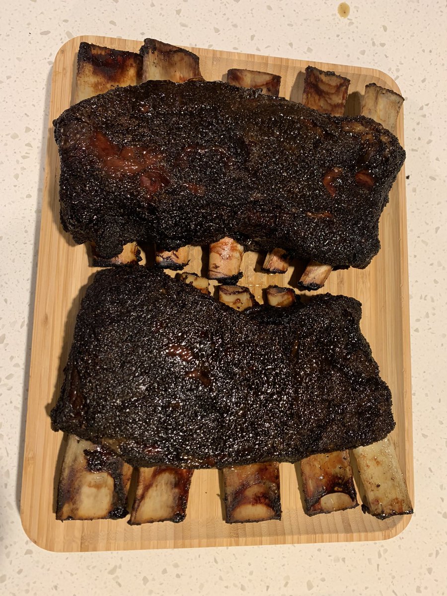 _scrapbird's tweet photo. @tmdheard @d0rkph0enix @TraegerGrills @Fareway_Stores @YETICoolers Thanks! I honestly find the only limitation with the Weber kettle is when I need to cook for large groups but if you know your smoker you can cook good bbq in anything https://t.co/OC6n4GEQcM