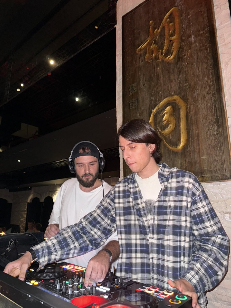 Another smashing turnout at our second Dubai Event at Hutong 🔥 We made new friends and built amazing relationships with artists and industry leaders of this wonderful place!❤️

See You Soon Dubai!🏝️