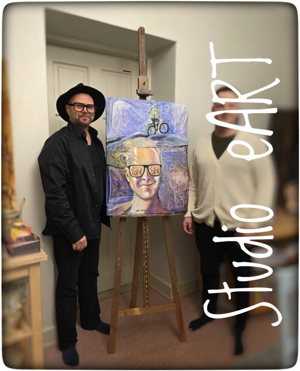 Studio_eART's tweet image. Tänään saatiin luovuttaa yksi tilaustyö merkkipäiväänsä viettävälle 🇫🇮. #art #taide #lahja #tilaustyö