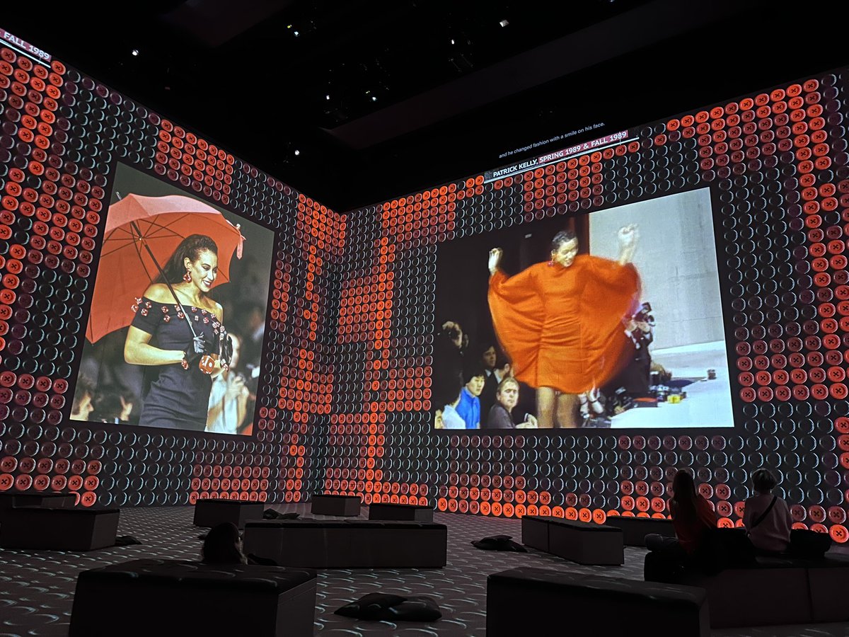 markashbishop's tweet photo. The Vogue immersive film at Lightroom is a great addition to their collection. Brilliant looping hour of innovation and style. I love the immersive film format with the floor becoming part of the catwalk through clever light projections @_LightRoomLDN #vogue https://t.co/OBhXksBhg1