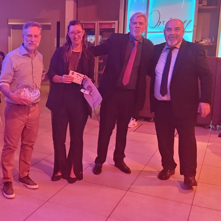 ASOCIACIÓN BANCARIA 100 AÑOS
<a href="/BancariaBahia1/">LA BANCARIA B.BLANCA</a>  celebró el centenario de nuestro sindicato.
<a href="/SergioOPalazzo/">Sergio Omar Palazzo</a> <a href="/FernandoRalGar1/">Fernando R. García</a> <a href="/carinamarma/">carina marmanelli 💚</a> <a href="/FulvMarcelo/">Ferrero Marcelo Fulv</a> <a href="/Amerodriguez27/">America Rodriguez</a> <a href="/juliobellabarba/">Julio</a> <a href="/meupadin/">M a r í a</a> <a href="/La_Bancaria/">Asociación Bancaria</a>