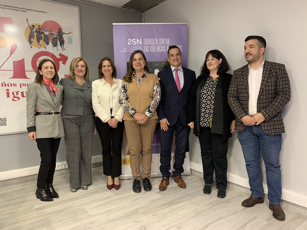 Carmen Marta-Lazo (@cmartalazo) on Twitter photo En la clausura del <a href="/CexUnizar/">Cursos Extraordinarios - Universidad de Zaragoza</a> “Libertad, Igualdad…. ¿y ahora qué?. 20 años de la Ley contra la violencia de género: entre el deseo y la realidad”, celebrado como preludio del 25 de noviembre, #Día Internacional por la Eliminación de la #Violencia contra las #Mujeres. En la clausura del <a href="/CexUnizar/">Cursos Extraordinarios - Universidad de Zaragoza</a> “Libertad, Igualdad…. ¿y ahora qué?. 20 años de la Ley contra la violencia de género: entre el deseo y la realidad”, celebrado como preludio del 25 de noviembre, #Día Internacional por la Eliminación de la #Violencia contra las #Mujeres.