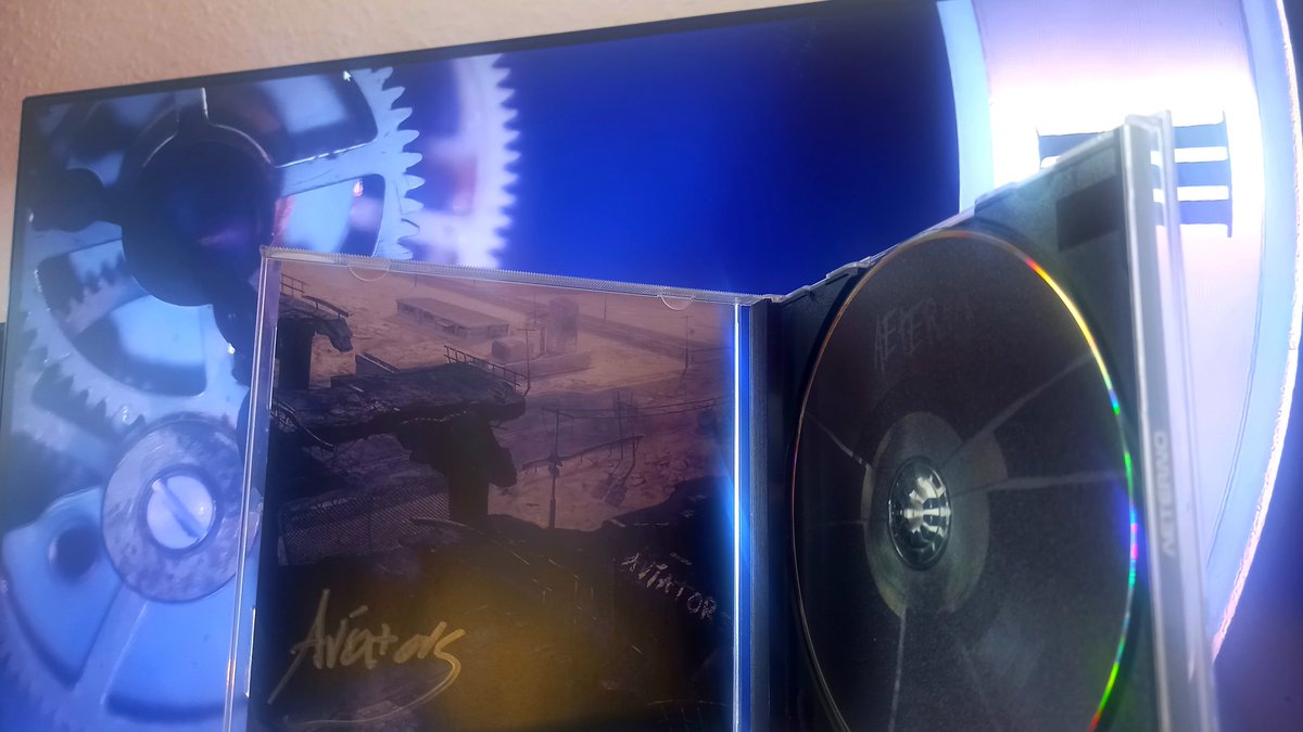 henning_aust's tweet photo. @SkittleNugget4 @Aviators84 Yes!! I even have the original on CD. 😄 https://t.co/0p2De8NC8G