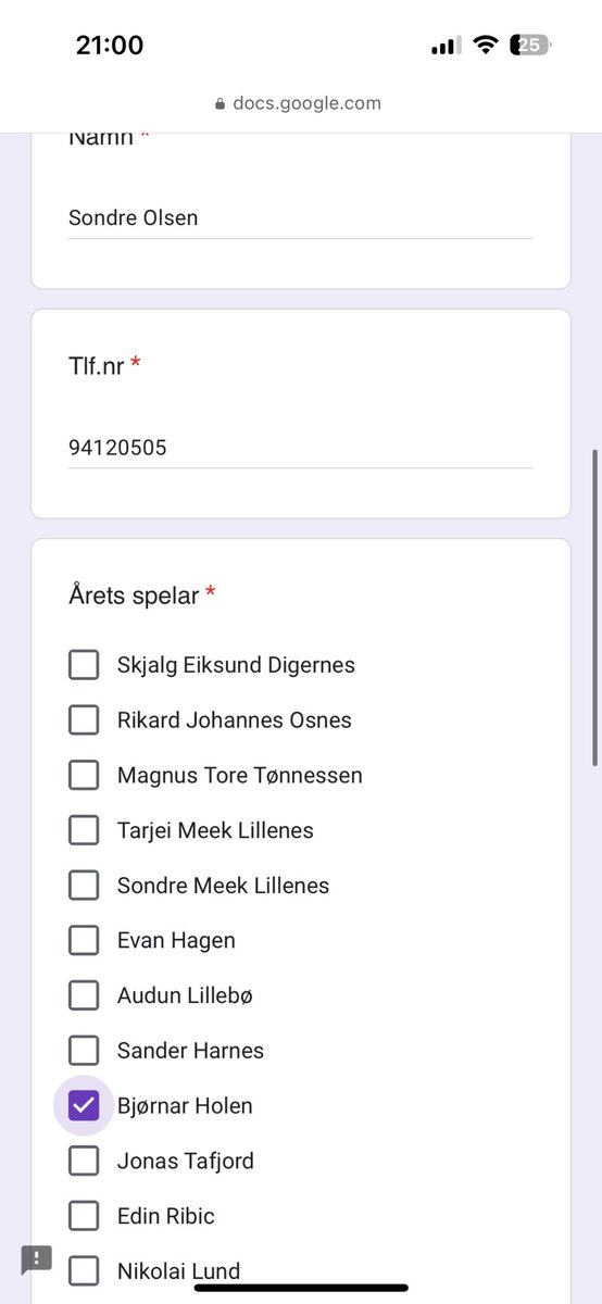 Alle må gå inn her å stemme fram årets mann❤️

docs.google.com/forms/d/e/1FAI…