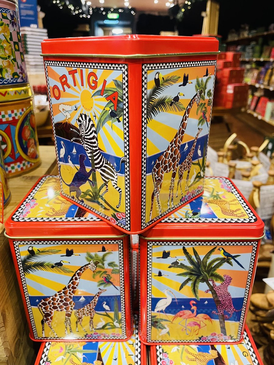 ValvonaCrolla's tweet photo. Oh we love a good gift tin 🤭 we have the most luxurious gifts in, such as Panettone &amp; Baci di Dama from Ortigia, to Dolce &amp; Gabbana mini Panettone (yes, you read that right). Find it all in our Gift Room at the back of V&amp;C (or online of course at https://t.co/XI1eYbP3w6) 🎁 https://t.co/fo6eY11Tlx