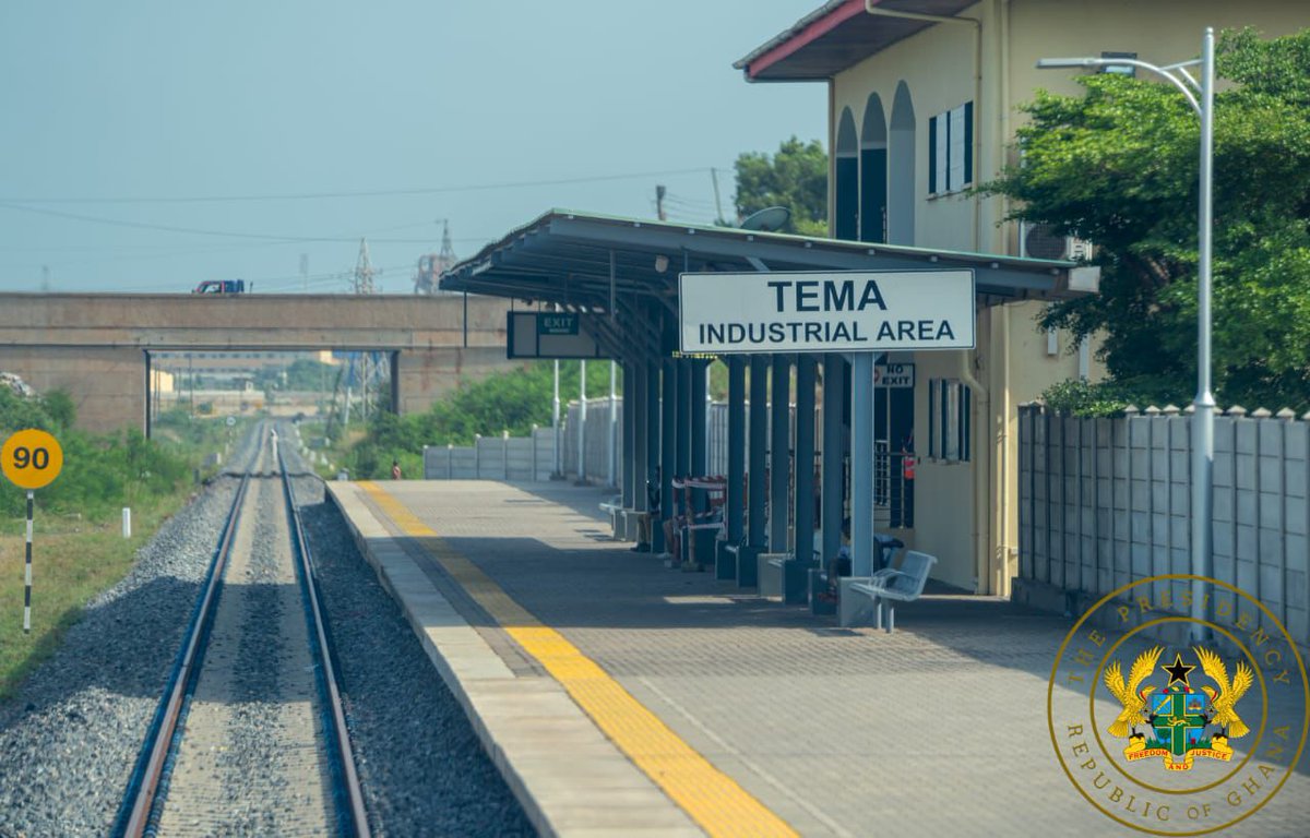AfricaFactsZone's tweet image. Ghana has opened the newly built 100km Tema-Mpakadan Standard Gauge Railway line and diesel multiple unit (DMU) trains.
