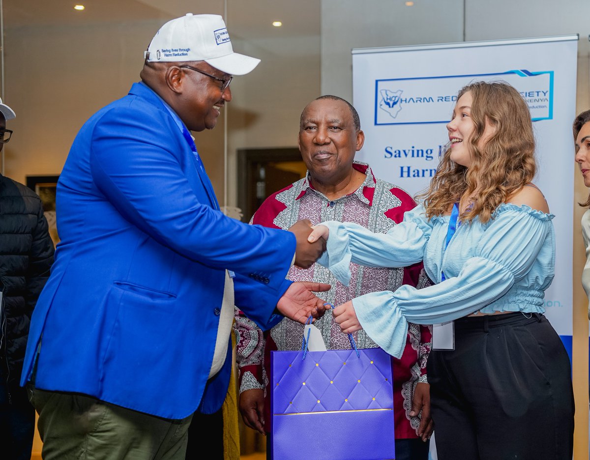 harmreductionke's tweet photo. A heartfelt moment as members received thoughtful gifts ahead of the official launch of Harm Reduction Society Kenya. 📷📷 A small token of appreciation for their dedication to building a healthier, smoke-free future for all.
#HRSKLaunch #TobaccoHarmReduction #BuildingChange https://t.co/6tFhZ8YGXV