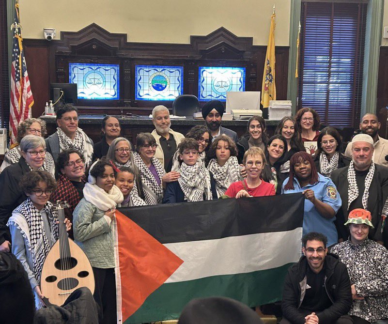 DerrickEvans4WV's tweet image. The Mayor of Hoboken, NJ held a Palestinian flag raising ceremony in City Hall today.

No foreign flag should be displayed or celebrated inside of public buildings.

THIS IS AMERICA.