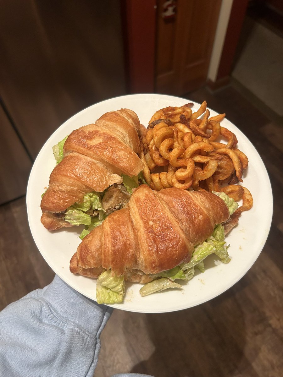 hay 🍄 tweet media