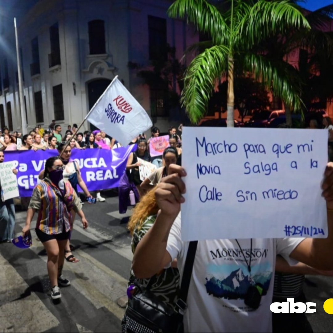 ABCDigital's tweet photo. #25N | ¡Basta de violencia!

Marcha del #25NPy Día Internacional de la Eliminación de la violencia contra la mujer.

📍El acto central se llevará a cabo en la Plaza de la Democracia.  

📸Silvio Rojas, ABC.

https://t.co/X6PS3moeam https://t.co/bQwbWTxXG4