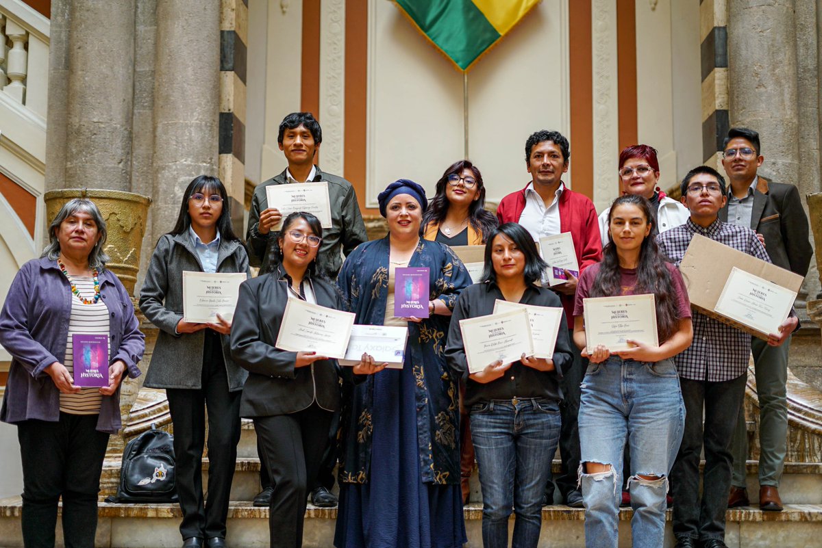 SEAutonomias's tweet photo. ¡Festejamos historias que inspiran y transforman!
En el marco del Día Internacional de la Eliminación de la Violencia contra la Mujer y del Decenio de la Despatriarcalización, celebramos la premiación del II Concurso Nacional de Ensayos Biográficos "Mujeres en nuestra Historia". https://t.co/xm6Dc6O4jp
