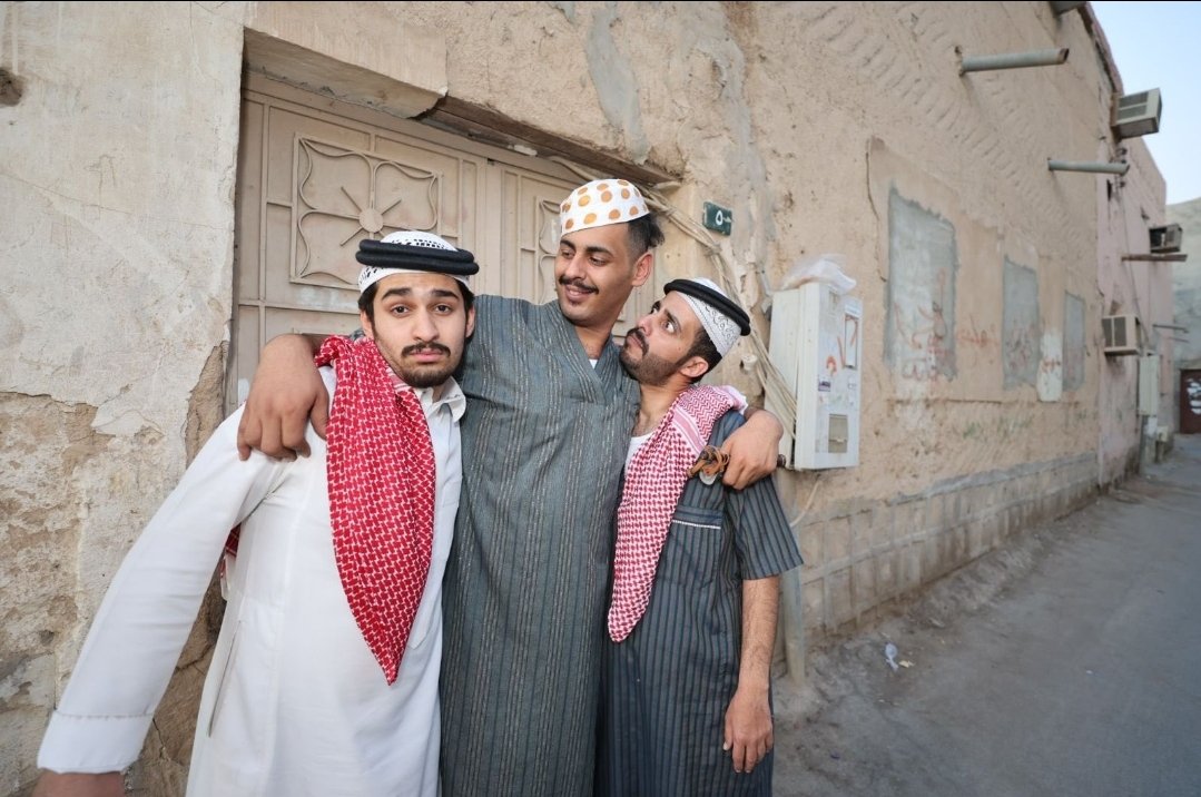 Aaaxxxx's tweet photo. ياشباب عندي حمله 

اتمنى من الجميع المشاركة فيها 

حملة الغاء متابعه و تبليك  للحسابات اللي تنشر 
مقاطع السامجين مثل 

نقال علوم واخوياه
السامج ذا بخي بخي 
والسامج اللي يدخل الصيدليات في
 بريطانيا ويجلس يرقص 

والاسوء منهم كلهم اللي يصايح بصوت عالي في لندن 
بالله عليكم الغاء متابعه وتبليك .