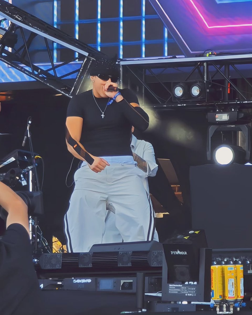 zabdielnews_arg's tweet photo. || Fotos de Zabdiel el dia de ayer en el "Coca cola Flow fest"
-Via ig : Victor_corbello
#zabdiel #ZabdielDejesus #YKHWD https://t.co/7YtTvFe9ul