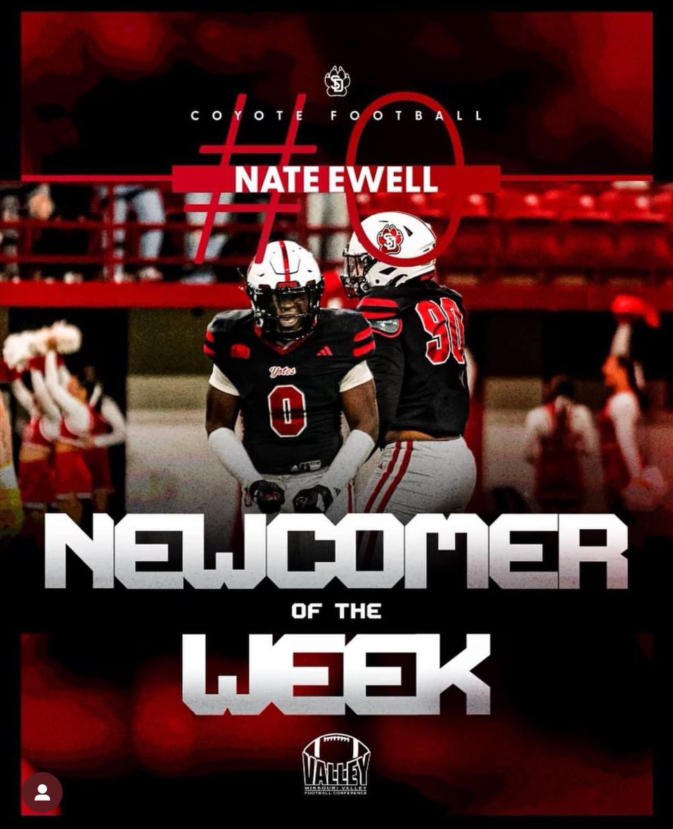 Congratulations to Wahawk Football Alum <a href="/king_nate22/">Nate40Ewell</a> 

MISSOURI VALLEY FOOTBALL
𝐍𝐄𝐖𝐂𝐎𝐌𝐄𝐑 𝐎𝐅 𝐓𝐇𝐄 𝐖𝐄𝐄𝐊 ‼️
 
✅ 10 tackles
✅ TFL
✅ PBU + QB Hurry

No. 4 South Dakota beat top-ranked NDSU to earn a share of its first #MVFC crown.