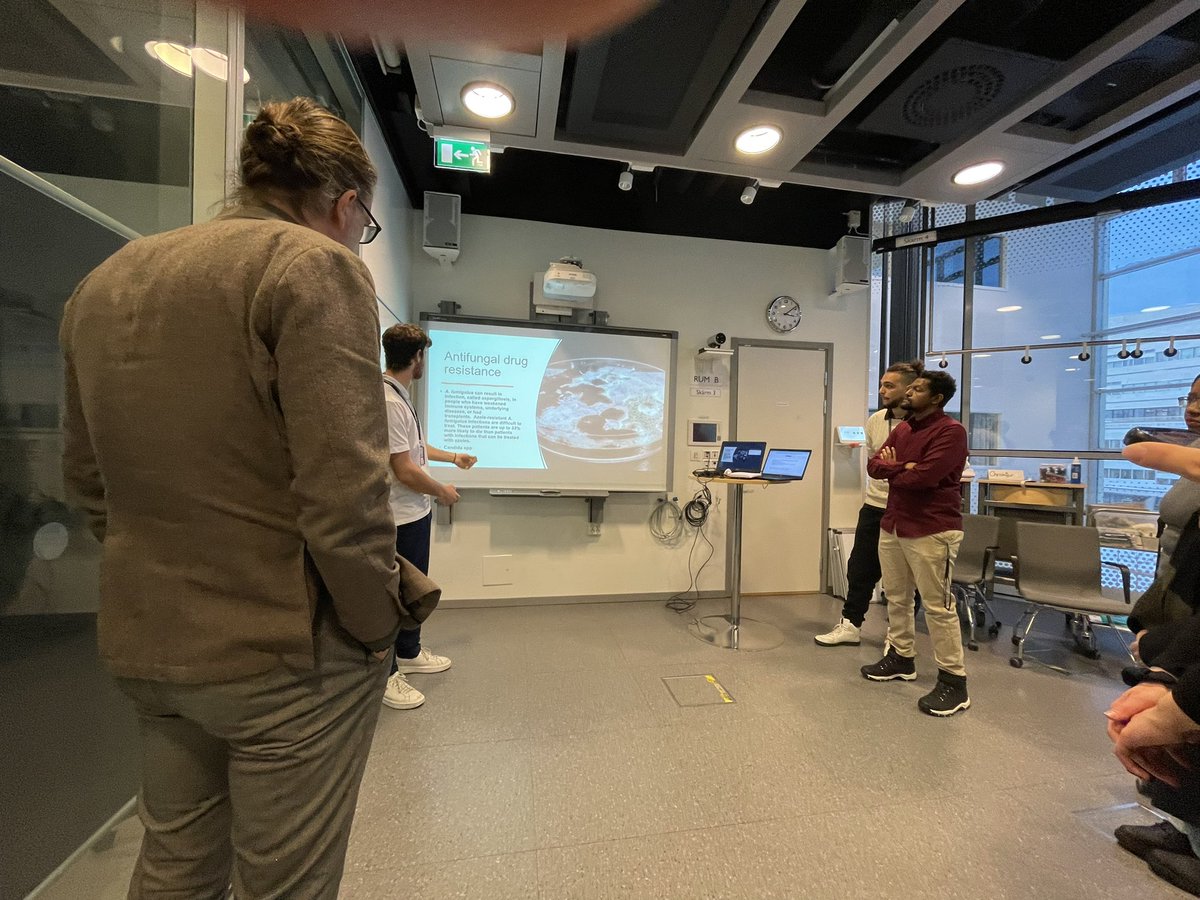 El passat divendres he pogut visitar “The Experimental Classroom” en Uppsala Campus Båsenhus, un espai molt semblant a les aules AtecA on “la pedagogia i les tecnologies van juntes per desenvolupar les aules del futur”.

<a href="/argeturv/">ARGET</a> <a href="/futura_fp/">FuturaFP</a>