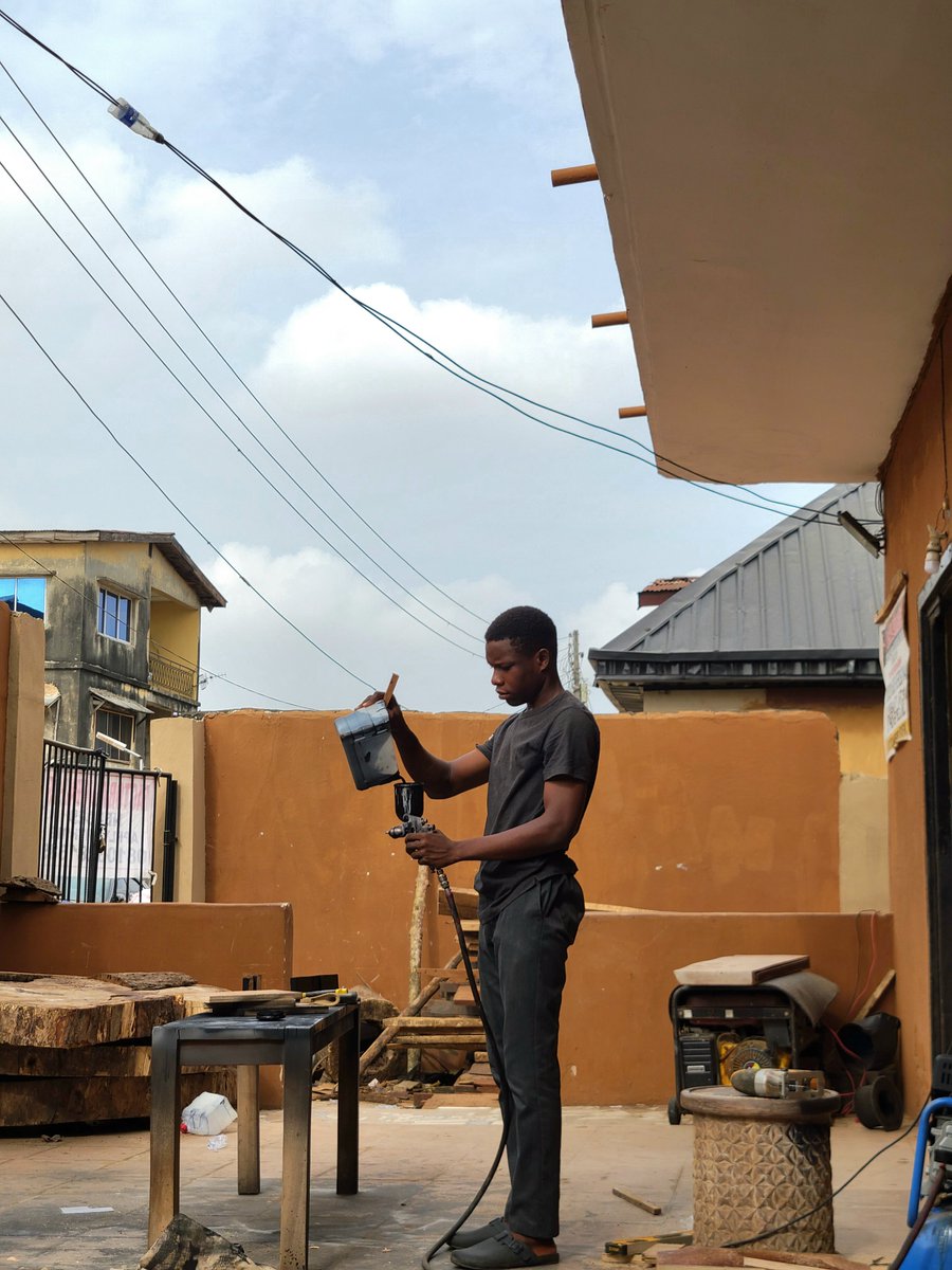 ApexSnr's tweet photo. Guess who's back and better?
I’ve been cooking for a while! 🔨✨ Watch this space—I’ve got awesome designs to grace your timeline.
#furniture #woodworking #Davido #interiordesign https://t.co/mI6anrZ3KA