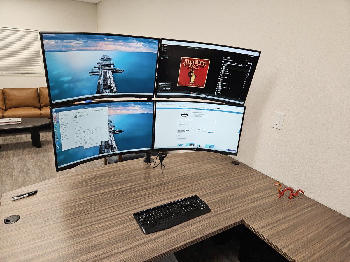DMLITSolutions's tweet image. Here’s a glimpse of a four-monitor setup installed by our team! Multi-monitor configurations empower teams with better visibility, improved task management, and seamless multitasking. ➡️Contact us today to learn how we can enhance your office technology: dmlitsolutions.com