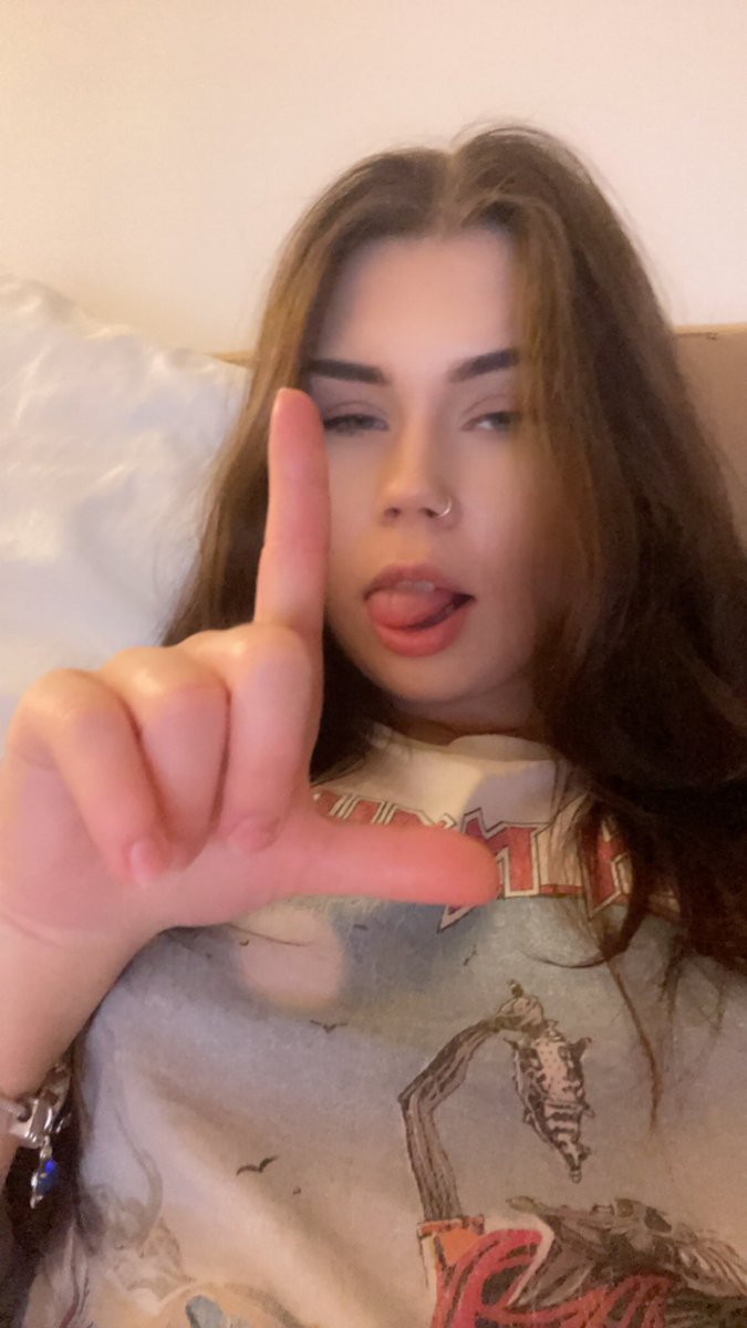 goddessb3lla5's tweet photo. Ur a loser with a small pp and you know it, time to pay for your sins, fill up my paypal https://t.co/w3MdWWRCF3