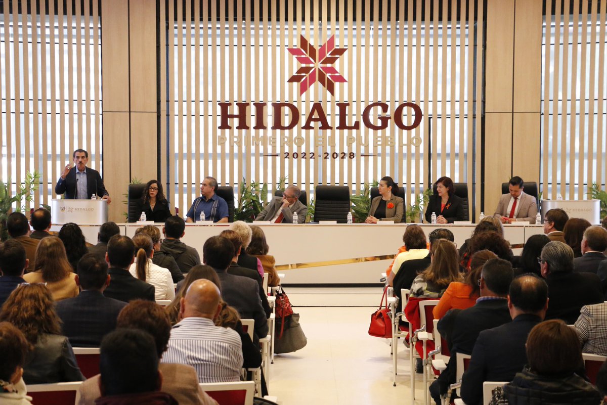 #SeguimosTrabajando| Iniciamos el Encuentro Anual para la Mejora Educativa 2024: Hacia la actualización del Programa Sectorial de Desarrollo de Educación en coordinación con <a href="/SEPHidalgo/">SEP Hidalgo</a>, la inauguración fue presidida por el comisionado de #Mejoredu, Florentino Castro López y la