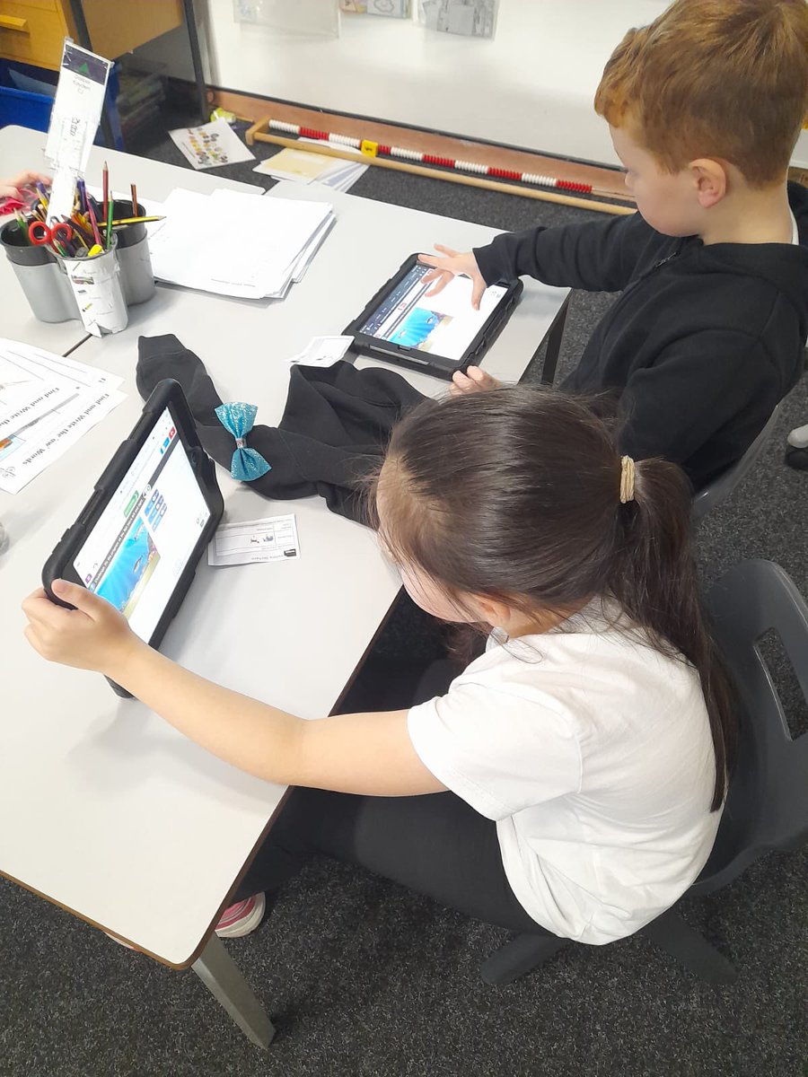ThorpeBradford's tweet image. Our Year 2 pupils are diving into the world of computing! This week, they’re learning what algorithms are and taking their first steps into coding. Future programmers in the making! @CATAcademyTrust #Computing #Algorithms #CodingSkills