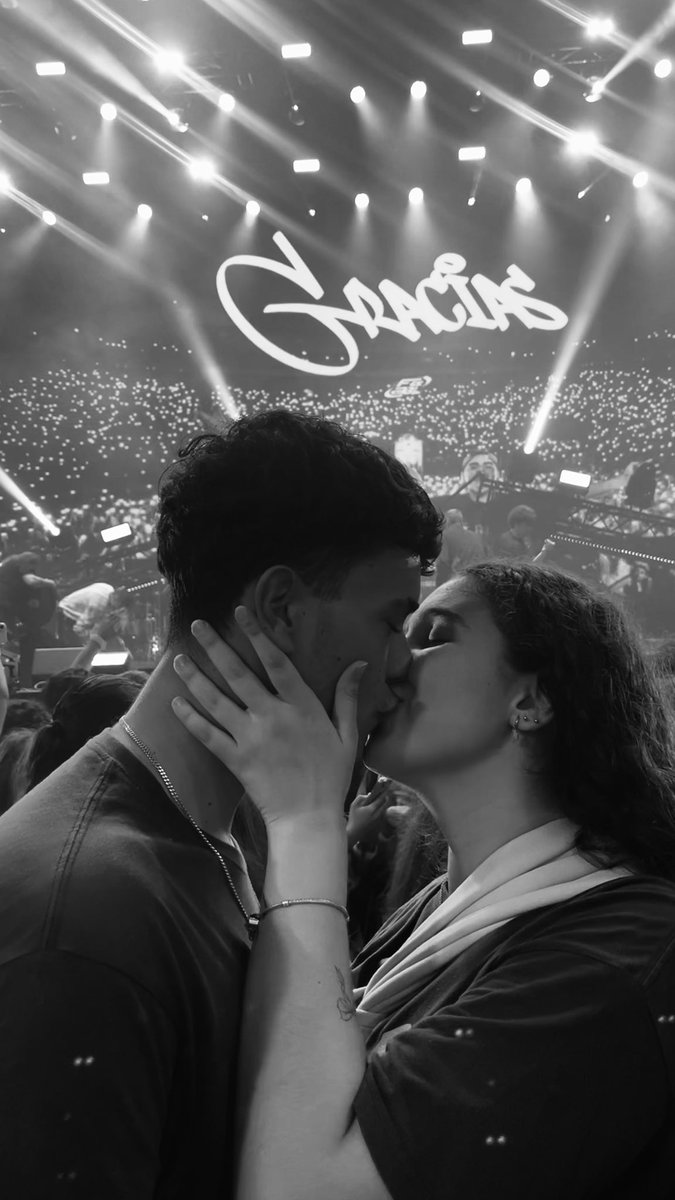 gracias por mimarme
gracias por volver a intentarlo
gracias por darlo todo de ti para hacerme feliz
gracias por amar cada parte de mi
gracias por cuidarme 
gracias por luchar por mi
gracias por quedarte a pesar de que las cosas se pongan difíciles
gracias por existir
gracias❤️‍🩹