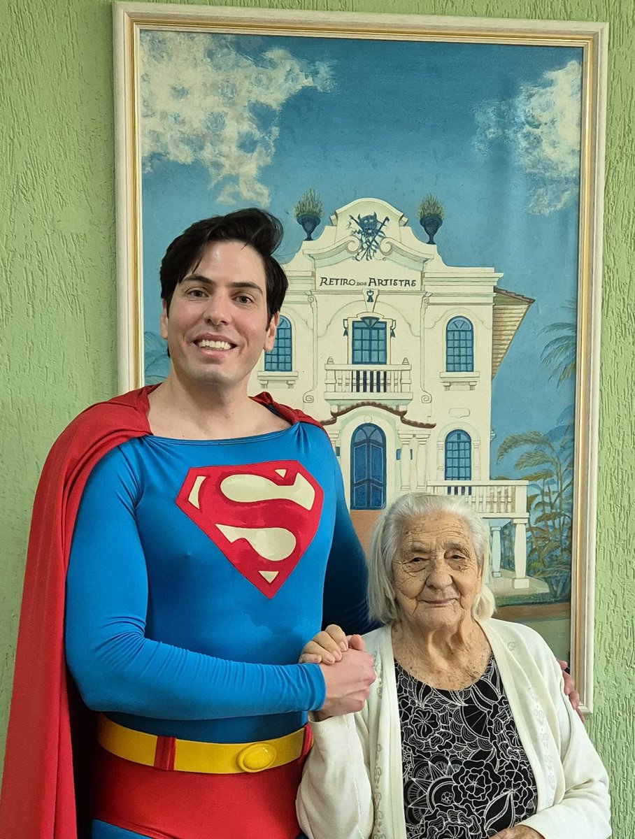 tallclark's tweet photo. O Retiro dos Artistas é super! Emocionante ter a oportunidade de compartilhar experiências no Retiro e apreciar o legado de nossos heróis da arte! ✨️
#Superman #SuperHomem #DCComics #RetiroDosArtistas https://t.co/iZ92u0w7UC
