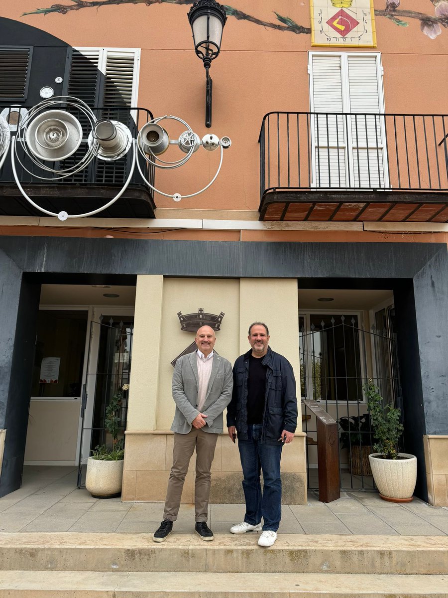 IgnasiPratSarri's tweet photo. 📍 Content d’haver pogut visitar #LaFuliola i #Penelles, de la mà dels respectius alcaldes @ferrercarrera11 i @EloiBergos. Dos municipis molt diferents, però cadascun d’ells coneix i executa extraordinàriament bé el que volen i necessiten les famílies del seu poble. Molts ànims i felicitats per la feinada que feu cada dia!